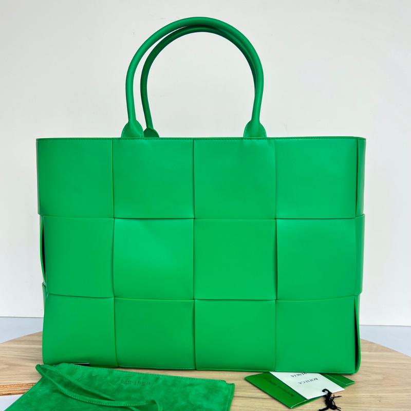 Bottega Veneta Handbags 680165 Plain Parrot Green